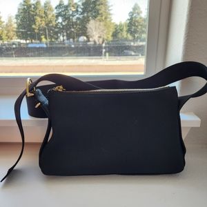 Cuyana Small Recycled Sling Bag